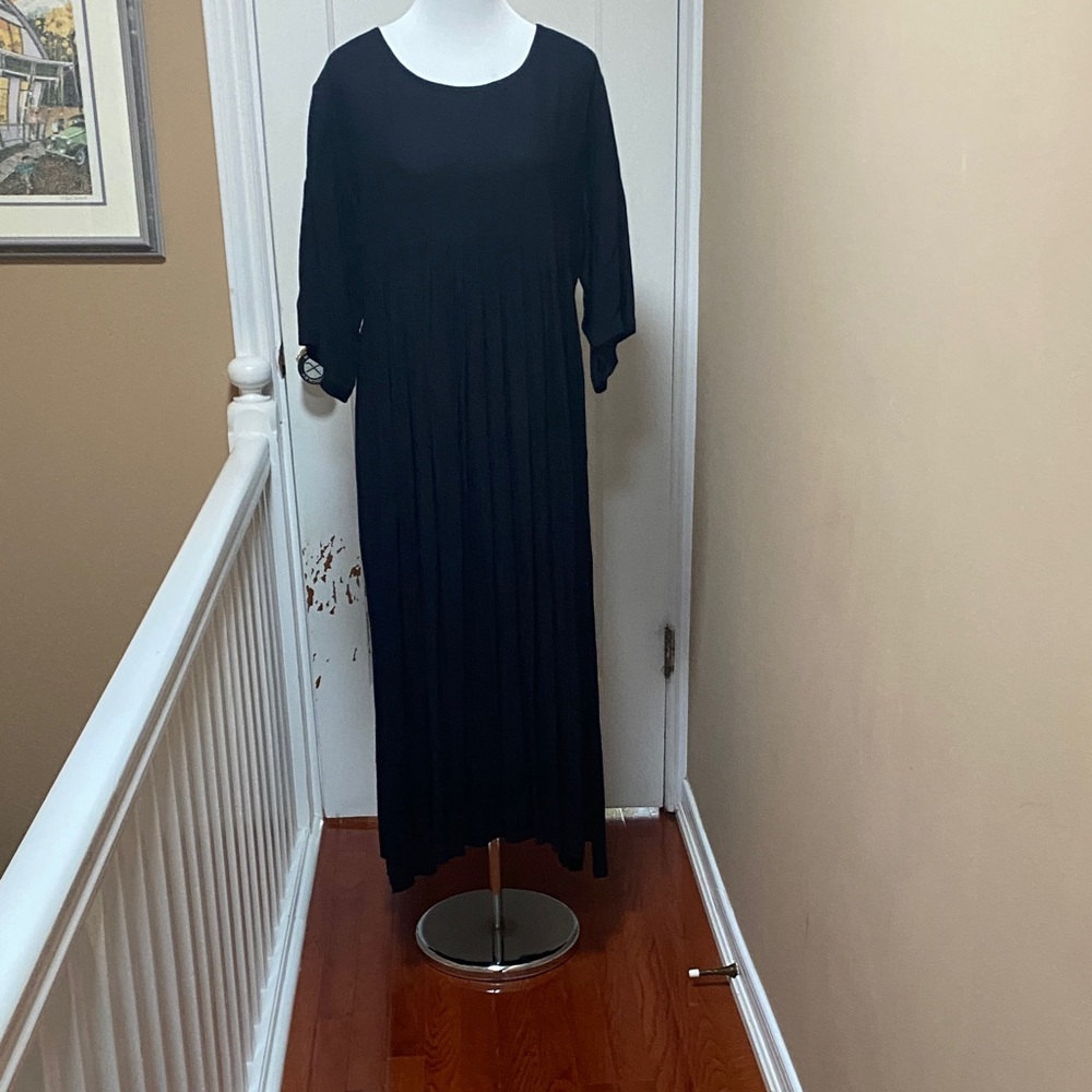 Mooched Black Maxi Dress with three-quarter sleeves